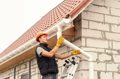 Pose et remplacement de gouttières à Lados